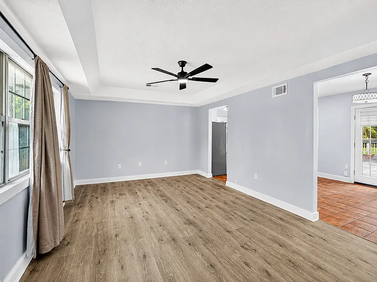 5 Warren Dr — Photo 3