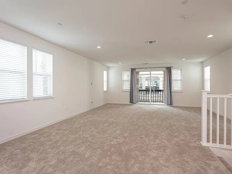 210 Ashton Way — Photo 15