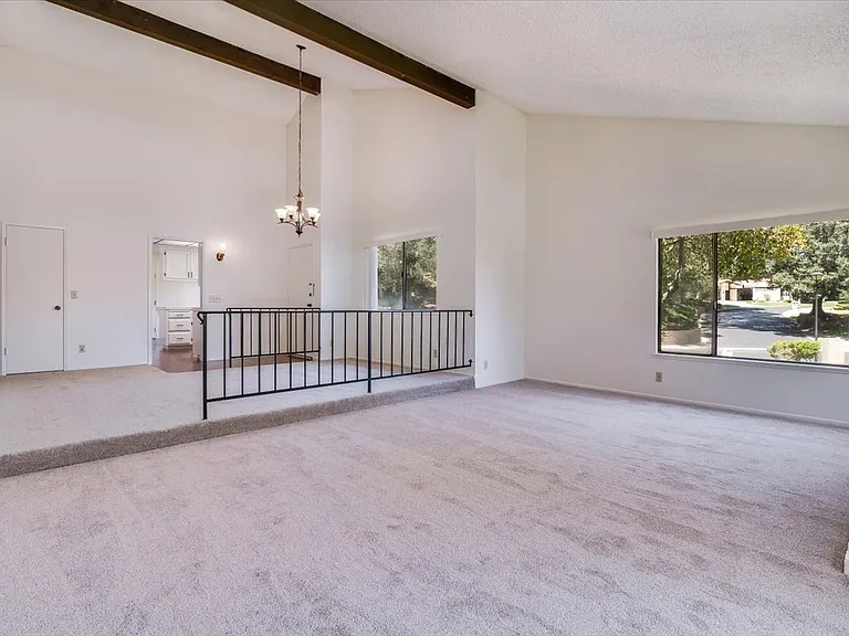 18 Stanford Cir — Photo 31