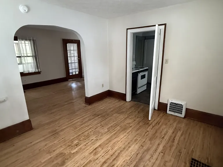 1149 Brown St — Photo 17