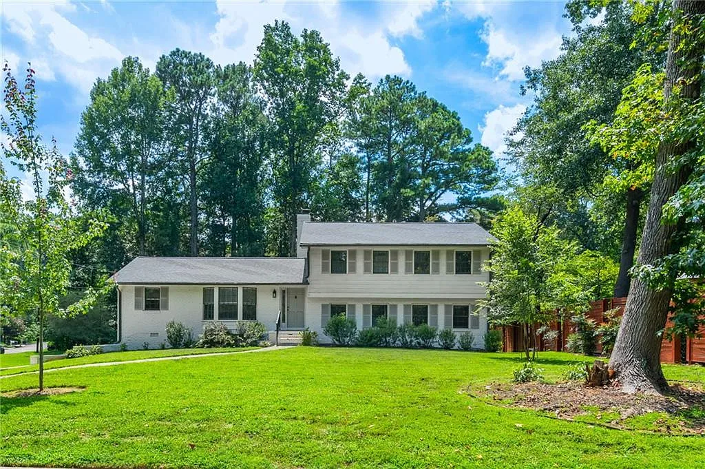 5 bed, 3.0 bath, 2594 sqft, $4,200 — Photo 1
