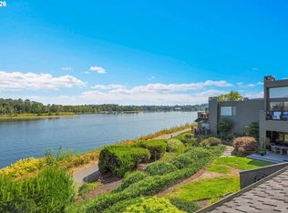 5672 S Riverpoint Ln, Portland, OR 97239