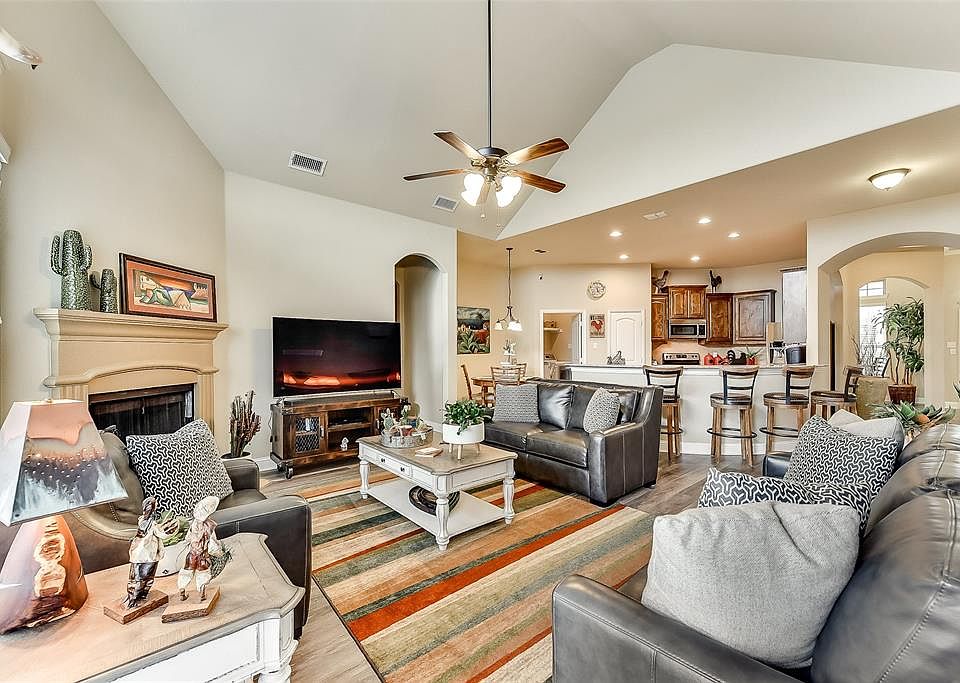 1st image of 123 Hillcrest Way