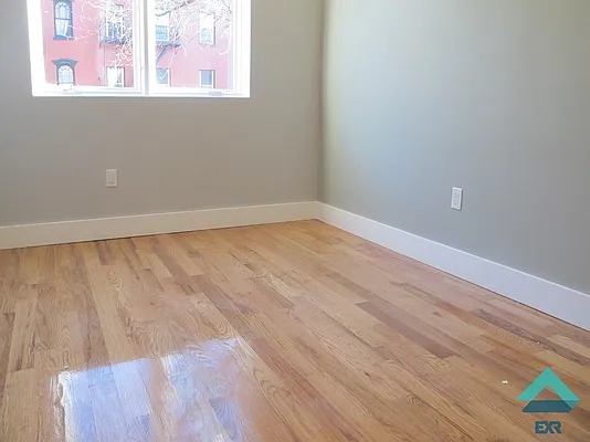 Rented by EXR | media 42