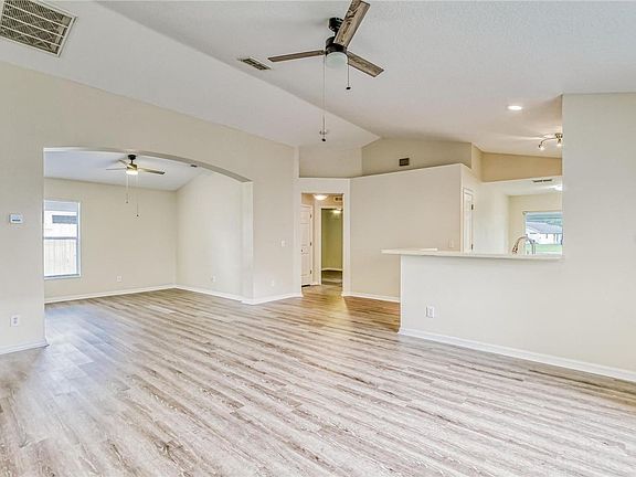 5th image of 7430 Oxford Garden Cir