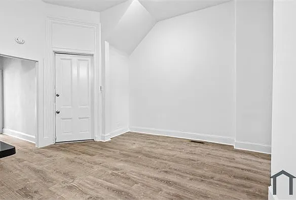 2 bed, 950 sqft, $1,600 — Photo 4
