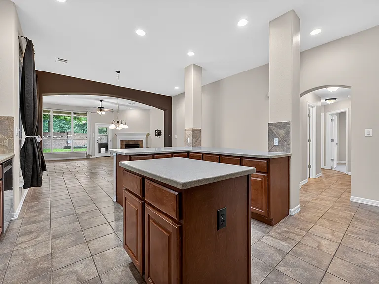 4308 Park Vista Trl — Photo 15