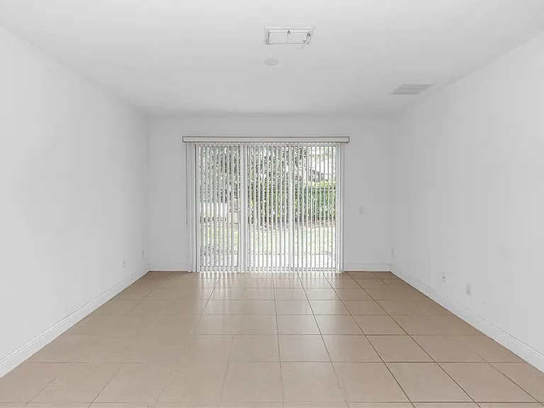10345 Belfry Cir — Photo 7