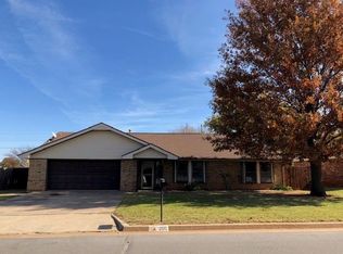 205 Regency Dr, Clinton, OK 73601