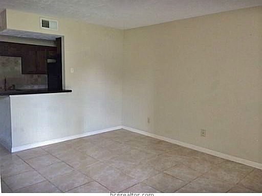 5th image of 904 University Dr #77