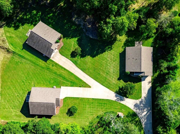 121 Landrum Dr, Greer, SC 29651