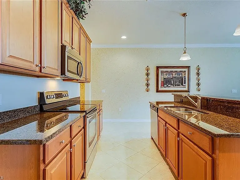 8063 Princeton Dr — Photo 14