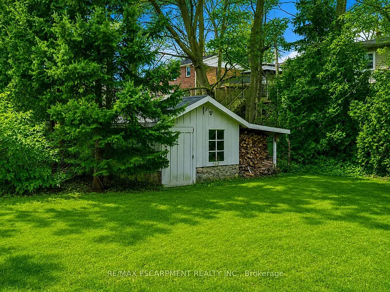 1546 Lorne Wood Rd — Photo 25