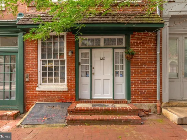 126 Arch St APT 2-128, Philadelphia, PA 19106