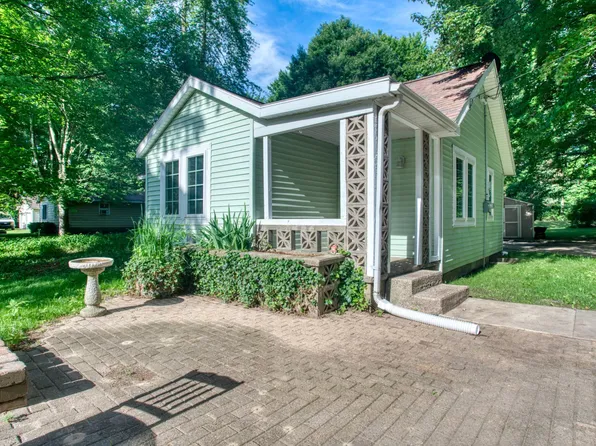 6741 Wood Rd, Norton Shores, MI 49444