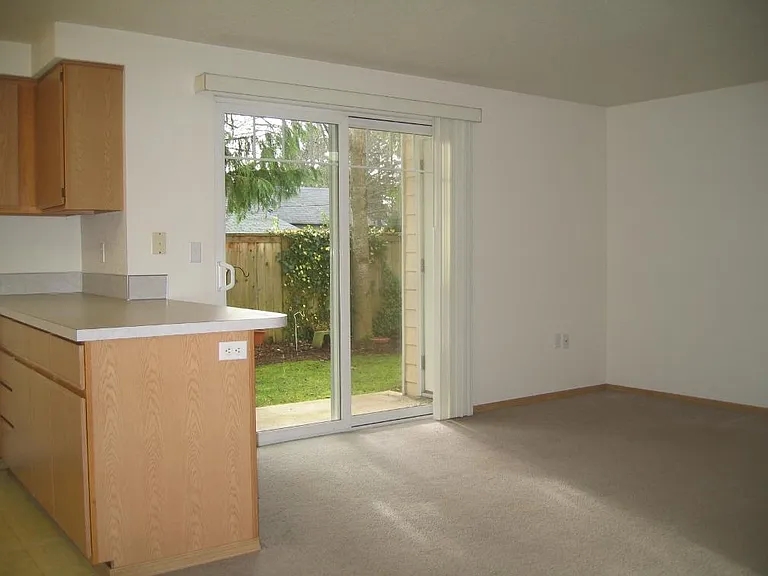 Golf Club Apartments — Photo 24