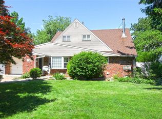 33 Stonecutter Rd, Levittown, NY 11756