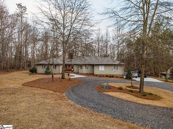 3rd image of 46 Lawrence Ave