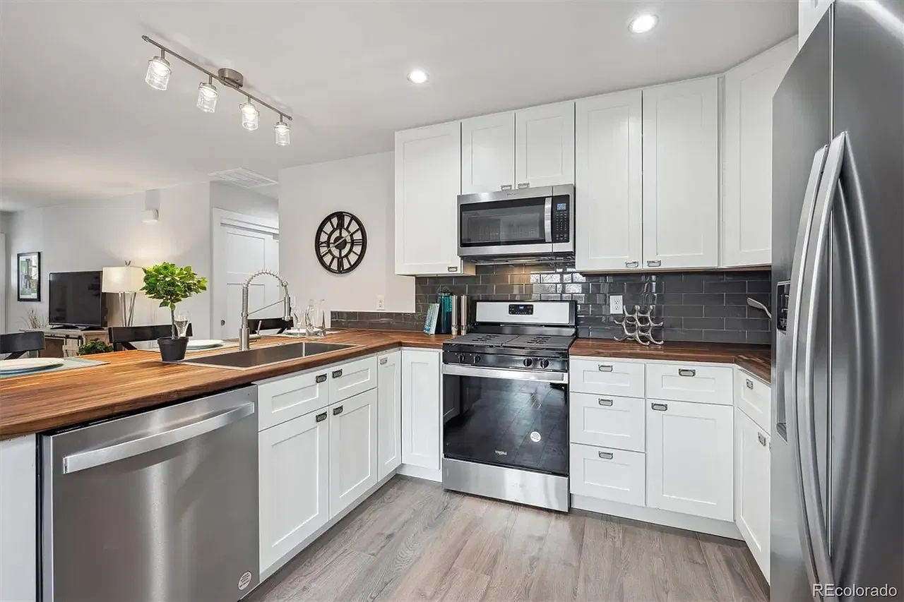 3 bed, 1150 sqft, $2,600 — Photo 4