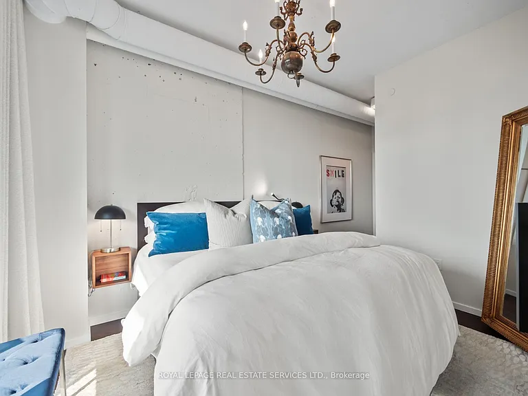 21 Lawren Harris Sq #904 — Photo 24