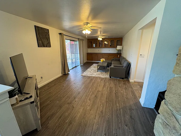 225 Kashmir Ct SE — Photo 13