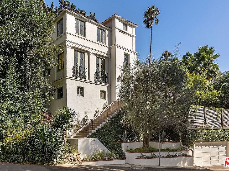1st image of 2294 Alcyona Dr