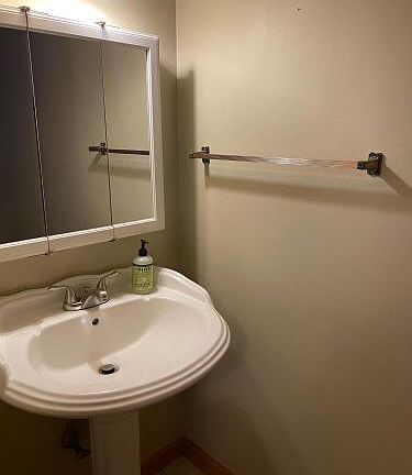 5th image of 2919 Chestnut Ln APT 6