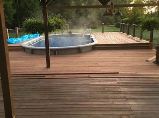 8203 S Hidden Point Dr, Glasford, IL 61533