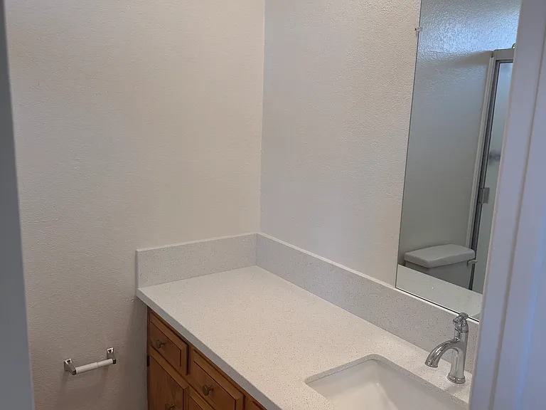 452 E Cypress Ave #C — Photo 6