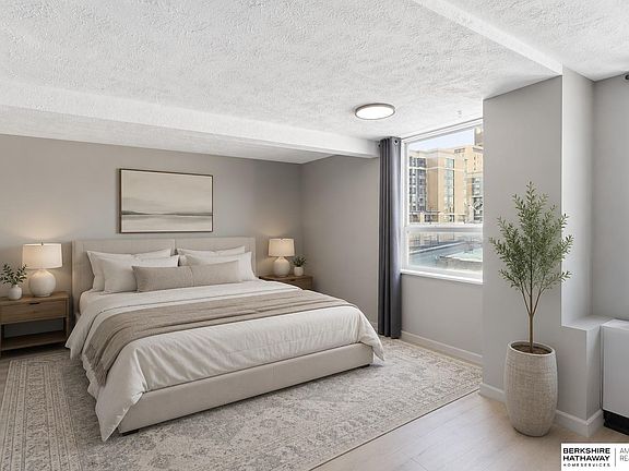 3rd image of 105 N 31st Ave APT 302