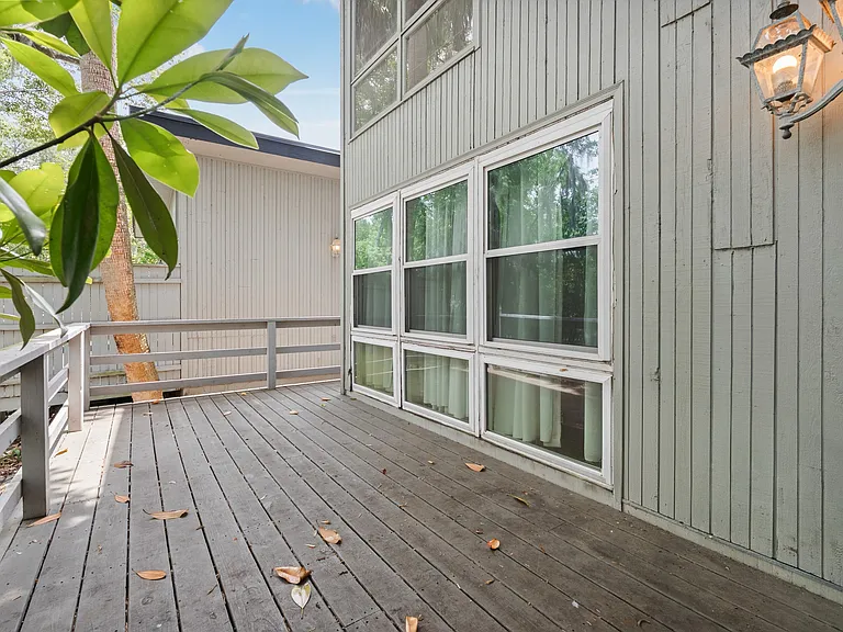 1923 Lake Alden Dr #A — Photo 15