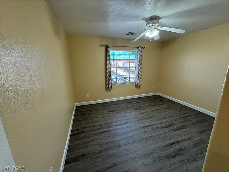 749 Beach Park St — Photo 33