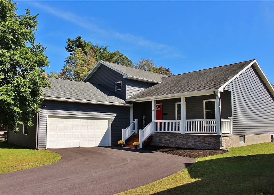 1st image of 31 Arbor Dr