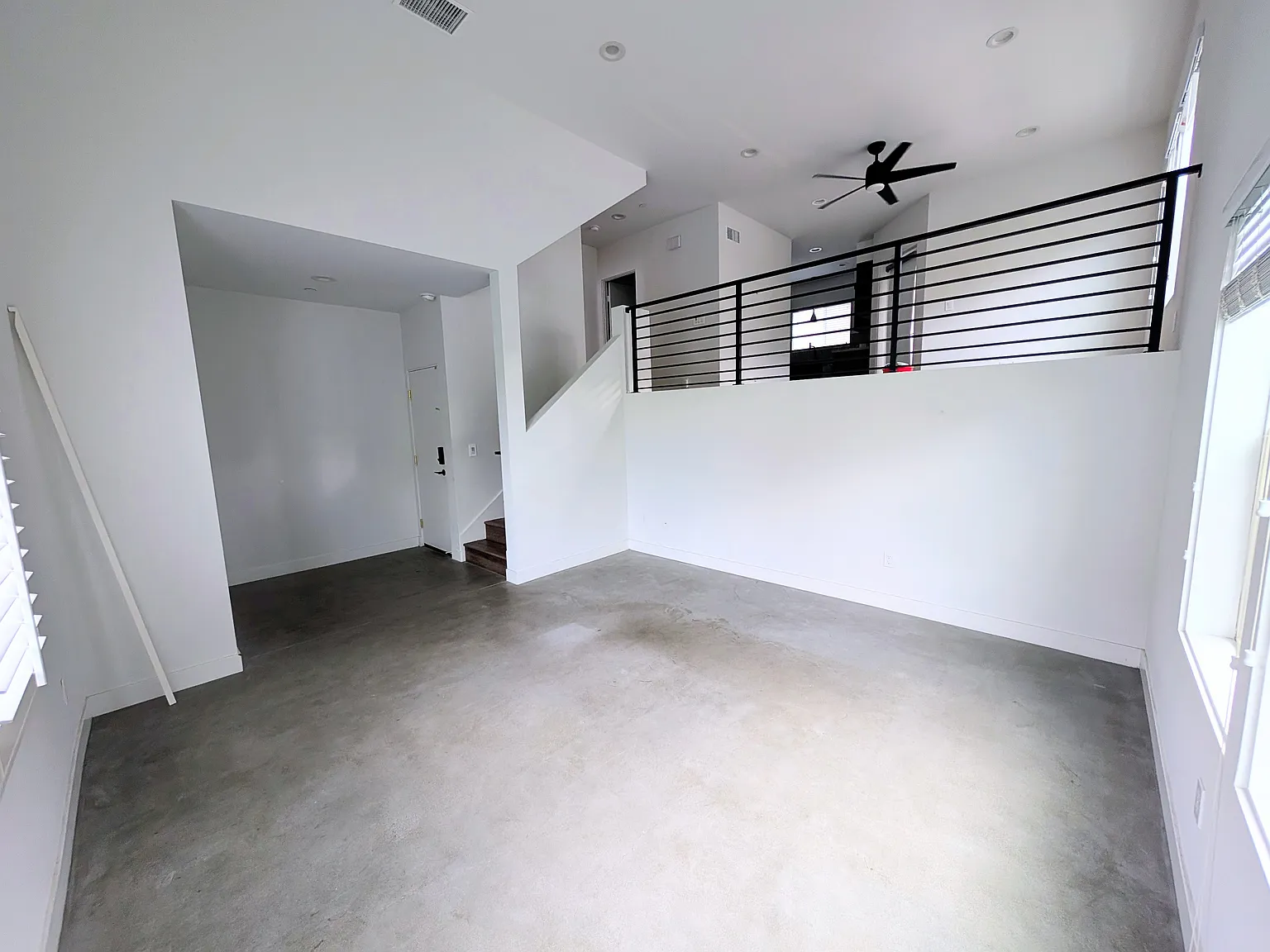 1804 Termino Ave — Photo 4