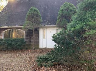 1 Woodhill Path, Saint James, NY 11780