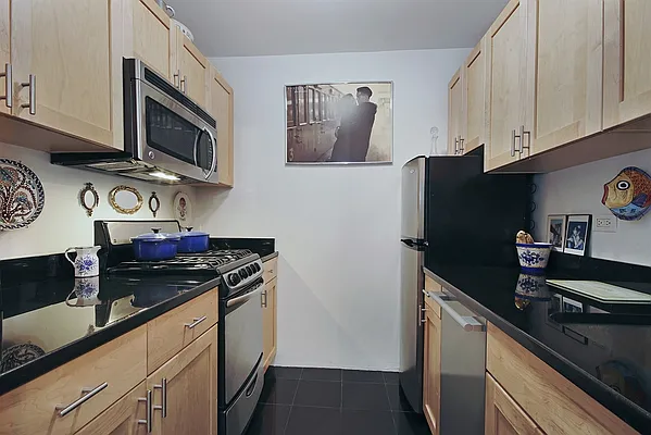 Sold by Corcoran | media 8