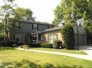 1380 Wincanton Dr, Deerfield, IL 60015