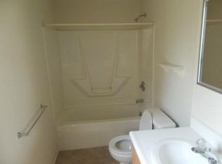 38 Cottage St, Derby, CT 06418