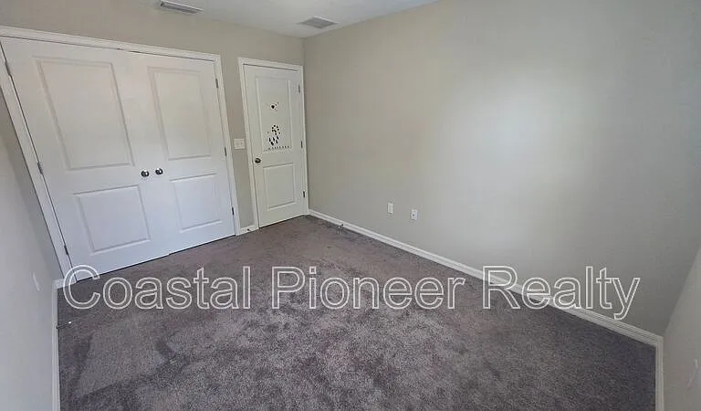 2203 E 23rd Ave — Photo 15