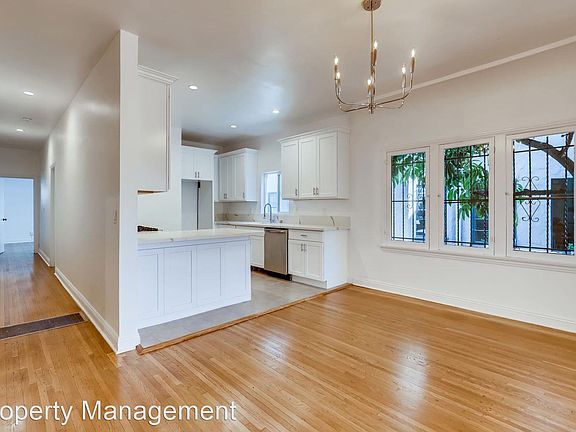 5th image of 350 N Sierra Bonita Ave #8464355