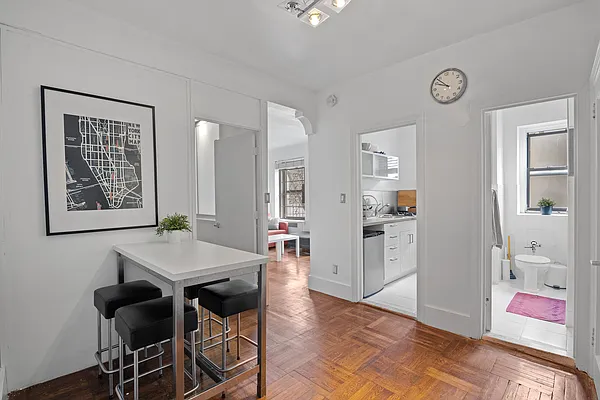 Sold by HomeDax Real Estate | media 3