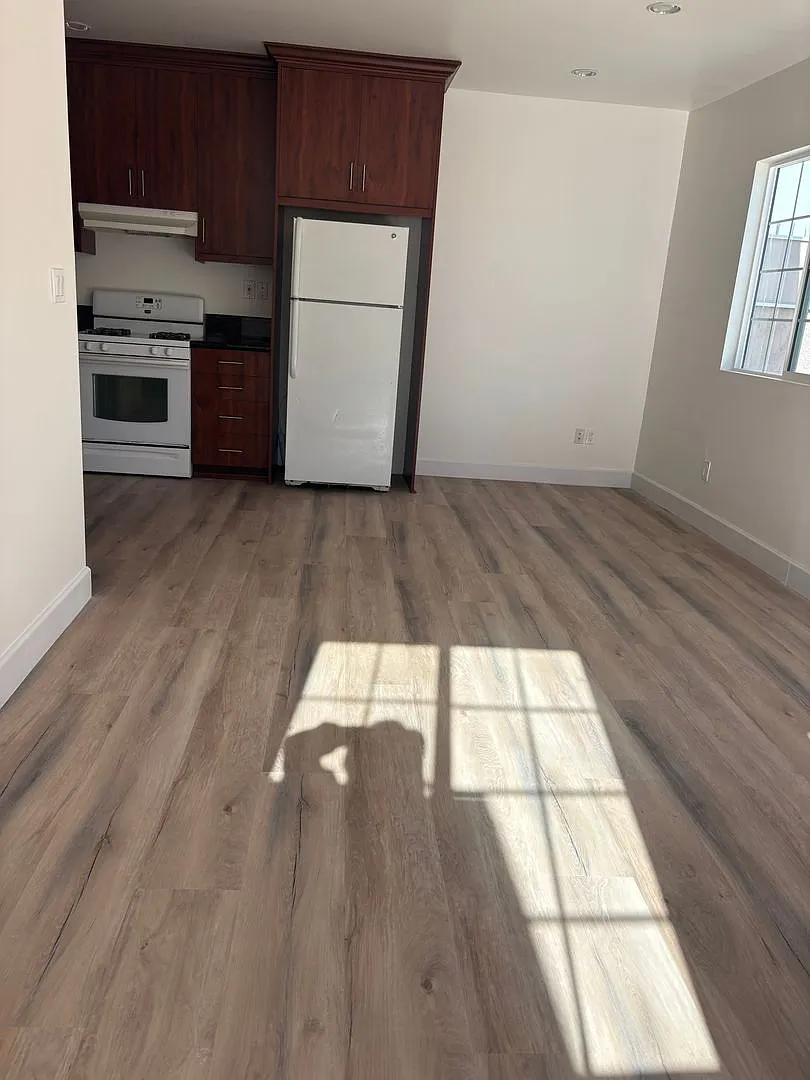 Amazing Standalone 1 Bedroom ADU! — Photo 4
