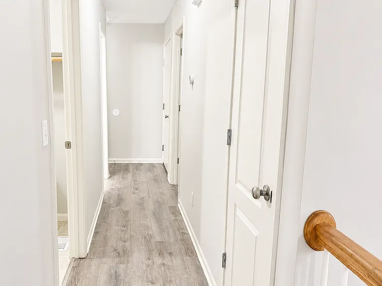 208 Jackal Dr — Photo 12