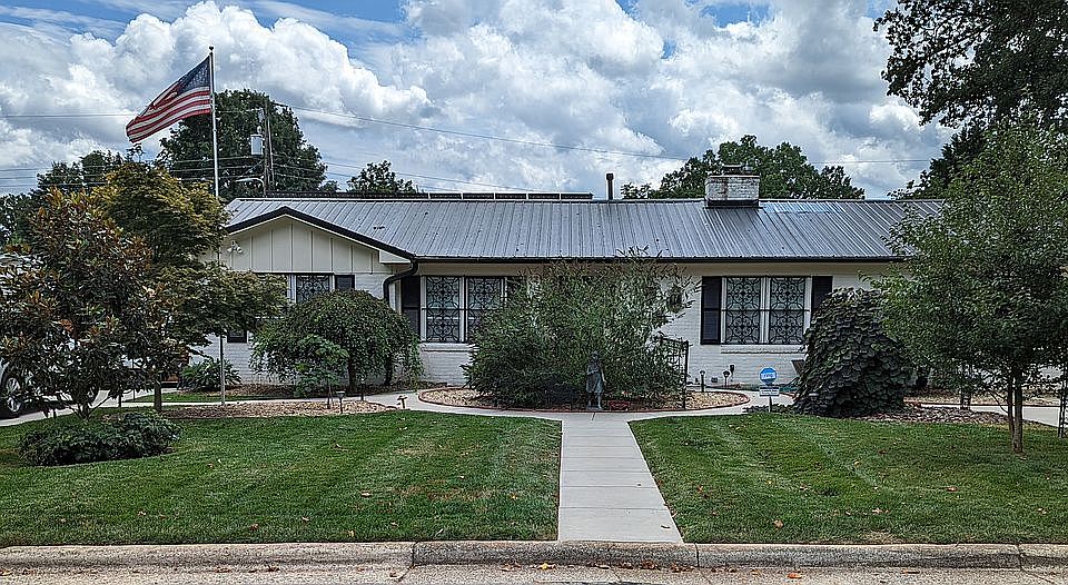 1st image of 2903 Northampton Dr