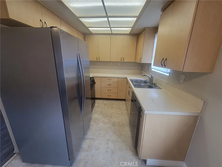 15005 Indiana Ave — Photo 21