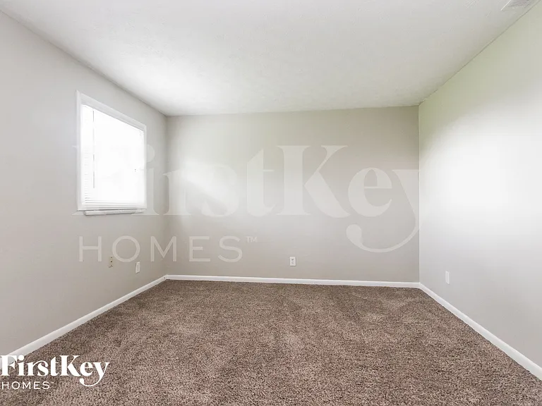 130 Circle Dr — Photo 12