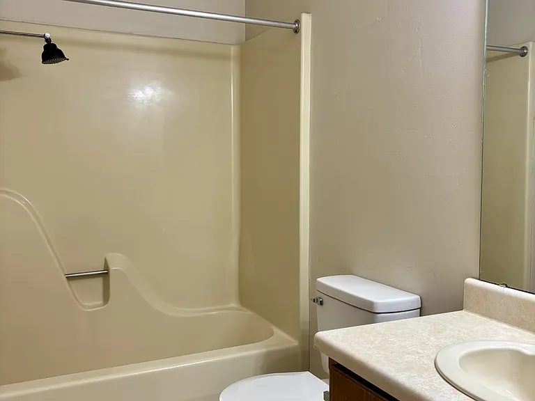 409 E Grundy St #4 — Photo 8