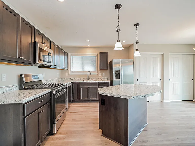 4996 Crestbrook Dr — Photo 9