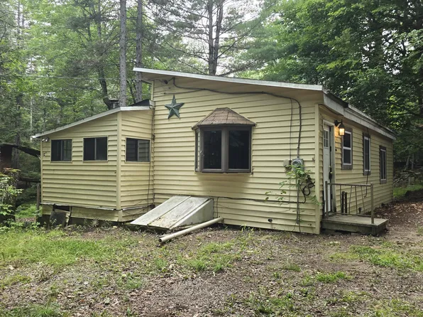 154 W Paris Road, Greenwood, ME 04255