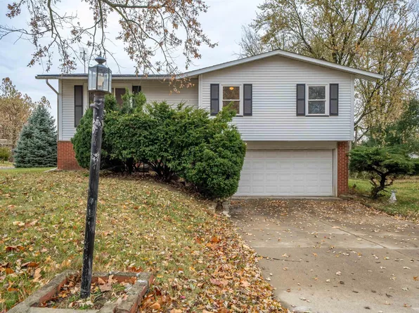 1606 W Daytona Dr, Peoria, IL 61614